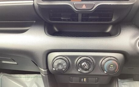 Toyota Yaris XP150 рестайлинг, 2022 год, 1 032 000 рублей, 13 фотография