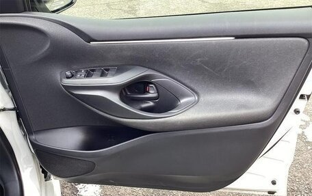 Toyota Yaris XP150 рестайлинг, 2022 год, 1 032 000 рублей, 16 фотография