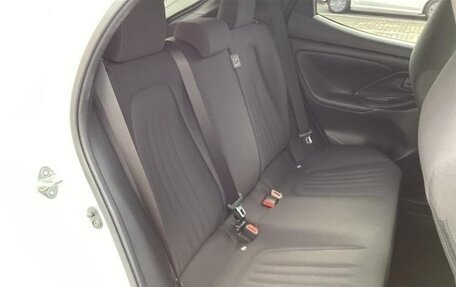 Toyota Yaris XP150 рестайлинг, 2022 год, 1 032 000 рублей, 24 фотография