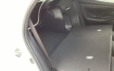 Toyota Yaris XP150 рестайлинг, 2022 год, 1 032 000 рублей, 26 фотография