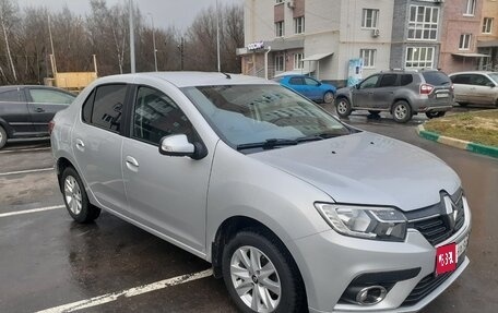 Renault Logan II, 2018 год, 900 000 рублей, 1 фотография