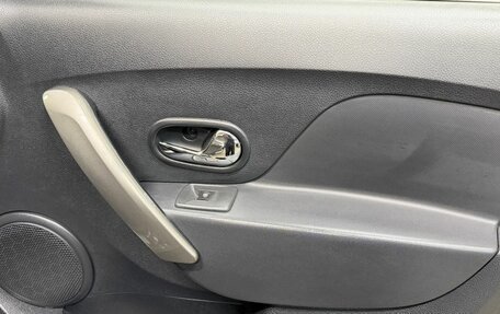 Renault Logan II, 2019 год, 1 057 000 рублей, 13 фотография