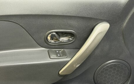 Renault Logan II, 2019 год, 1 057 000 рублей, 12 фотография