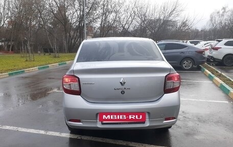 Renault Logan II, 2018 год, 900 000 рублей, 3 фотография