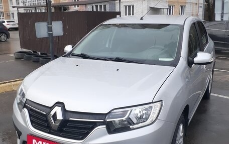 Renault Logan II, 2018 год, 900 000 рублей, 2 фотография