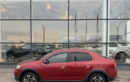 Renault Logan II, 2018 год, 1 100 000 рублей, 2 фотография