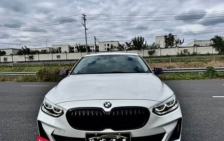 BMW 1 серия, 2022 год, 1 720 000 рублей, 2 фотография