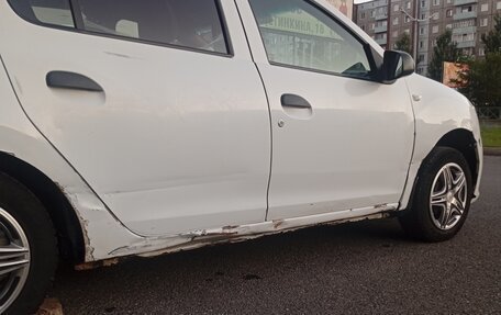 Renault Logan II, 2018 год, 330 000 рублей, 1 фотография