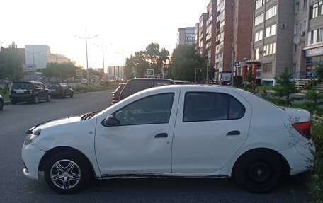 Renault Logan II, 2018 год, 330 000 рублей, 10 фотография