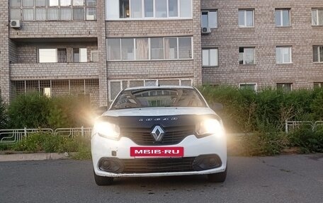 Renault Logan II, 2018 год, 330 000 рублей, 7 фотография