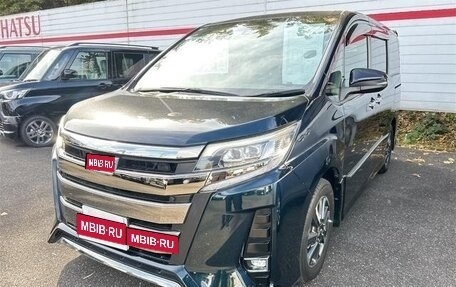 Toyota Noah III, 2020 год, 1 930 000 рублей, 1 фотография