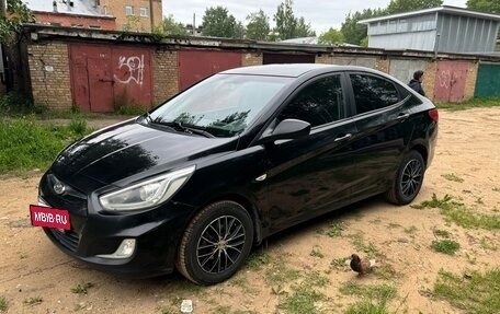 Hyundai Solaris II рестайлинг, 2013 год, 630 000 рублей, 5 фотография