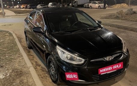 Hyundai Solaris II рестайлинг, 2013 год, 630 000 рублей, 3 фотография