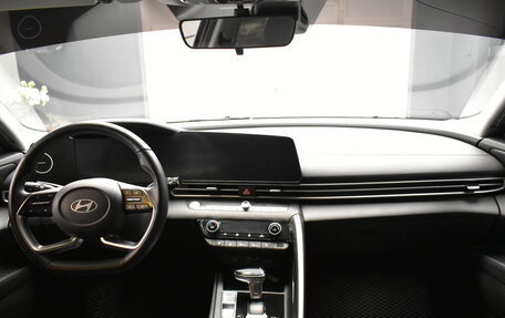 Hyundai Elantra, 2023 год, 2 230 000 рублей, 16 фотография