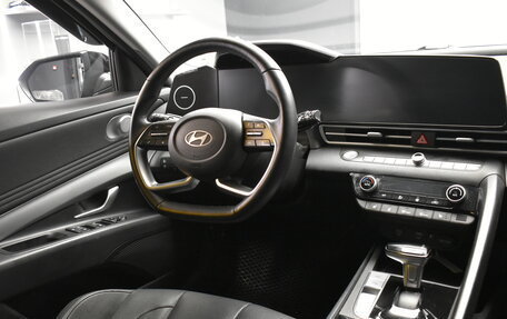 Hyundai Elantra, 2023 год, 2 230 000 рублей, 17 фотография