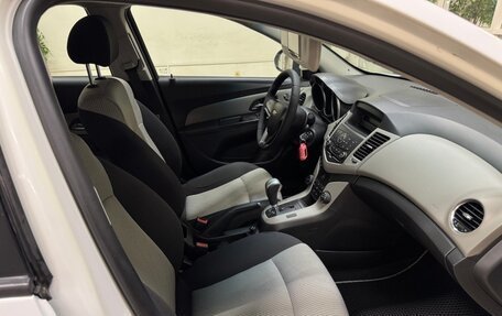 Chevrolet Cruze II, 2011 год, 760 000 рублей, 9 фотография