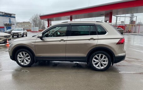 Volkswagen Tiguan II, 2018 год, 2 500 000 рублей, 5 фотография