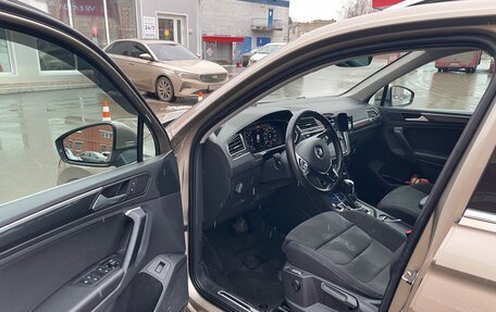 Volkswagen Tiguan II, 2018 год, 2 500 000 рублей, 7 фотография