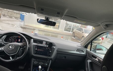 Volkswagen Tiguan II, 2018 год, 2 500 000 рублей, 6 фотография