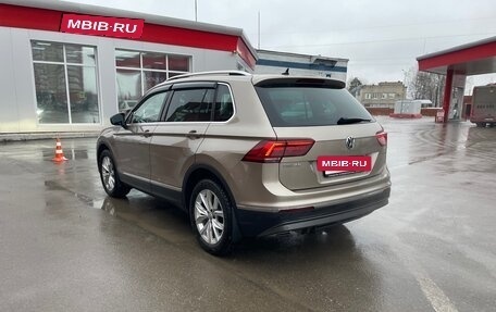 Volkswagen Tiguan II, 2018 год, 2 500 000 рублей, 4 фотография