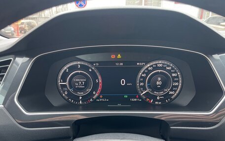 Volkswagen Tiguan II, 2018 год, 2 500 000 рублей, 10 фотография