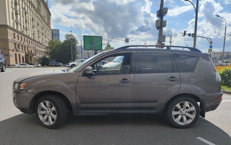 Mitsubishi Outlander III рестайлинг 3, 2010 год, 700 000 рублей, 3 фотография