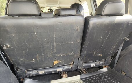 Mitsubishi Outlander III рестайлинг 3, 2010 год, 700 000 рублей, 10 фотография