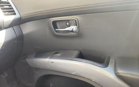 Mitsubishi Outlander III рестайлинг 3, 2010 год, 700 000 рублей, 15 фотография