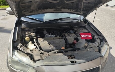 Mitsubishi Outlander III рестайлинг 3, 2010 год, 700 000 рублей, 12 фотография