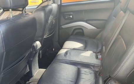 Mitsubishi Outlander III рестайлинг 3, 2010 год, 700 000 рублей, 27 фотография