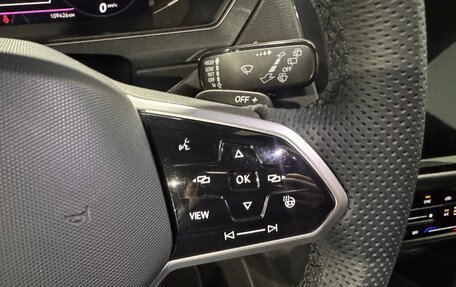 Volkswagen Tiguan II, 2021 год, 3 790 000 рублей, 21 фотография