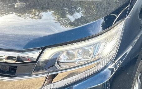 Toyota Noah III, 2020 год, 1 930 000 рублей, 15 фотография