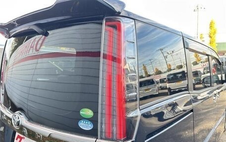 Toyota Noah III, 2020 год, 1 930 000 рублей, 10 фотография