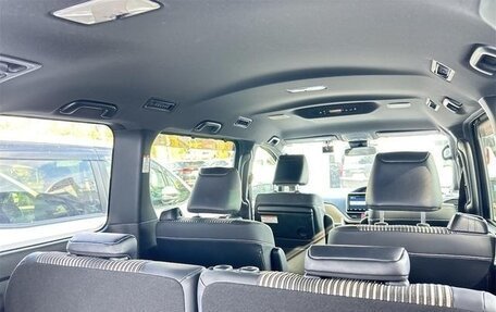 Toyota Noah III, 2020 год, 1 930 000 рублей, 11 фотография