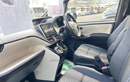 Toyota Noah III, 2020 год, 1 930 000 рублей, 14 фотография