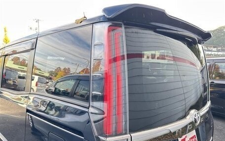 Toyota Noah III, 2020 год, 1 930 000 рублей, 9 фотография