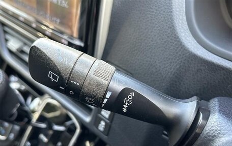 Toyota Noah III, 2020 год, 1 930 000 рублей, 28 фотография