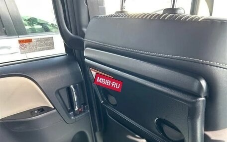 Toyota Noah III, 2020 год, 1 930 000 рублей, 34 фотография