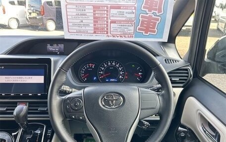 Toyota Noah III, 2020 год, 1 930 000 рублей, 38 фотография