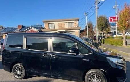 Toyota Noah III, 2019 год, 1 840 000 рублей, 5 фотография