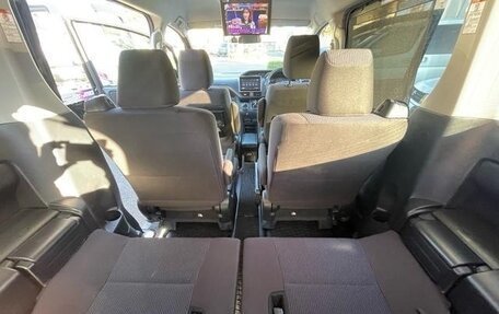 Toyota Noah III, 2019 год, 1 840 000 рублей, 26 фотография