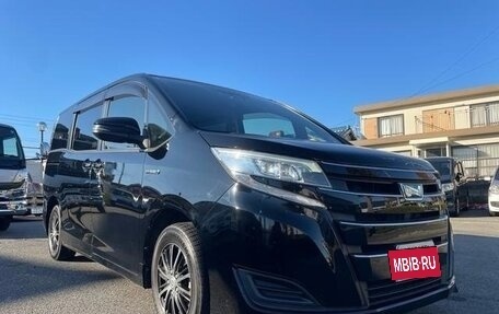 Toyota Noah III, 2019 год, 1 840 000 рублей, 18 фотография