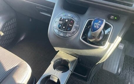 Toyota Noah III, 2019 год, 1 840 000 рублей, 33 фотография