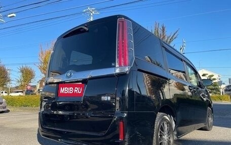 Toyota Noah III, 2019 год, 1 840 000 рублей, 40 фотография