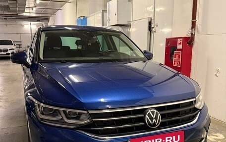 Volkswagen Tiguan II, 2021 год, 4 350 000 рублей, 1 фотография