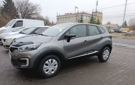 Renault Kaptur I рестайлинг, 2017 год, 815 000 рублей, 2 фотография
