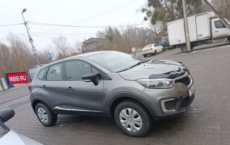 Renault Kaptur I рестайлинг, 2017 год, 815 000 рублей, 3 фотография