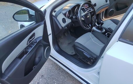 Chevrolet Cruze II, 2011 год, 585 000 рублей, 9 фотография