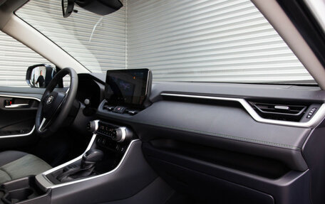 Toyota RAV4, 2025 год, 4 990 000 рублей, 17 фотография