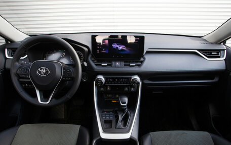 Toyota RAV4, 2025 год, 4 990 000 рублей, 14 фотография